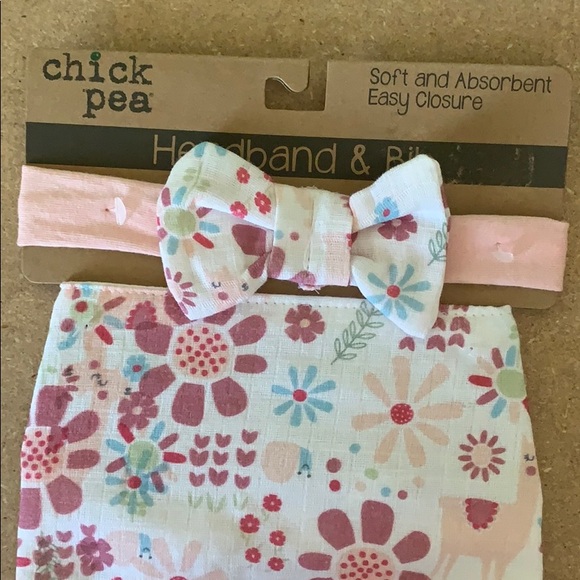 🌸 Adorable Soft Pink Headband and Bib set NWT - Picture 4 of 6